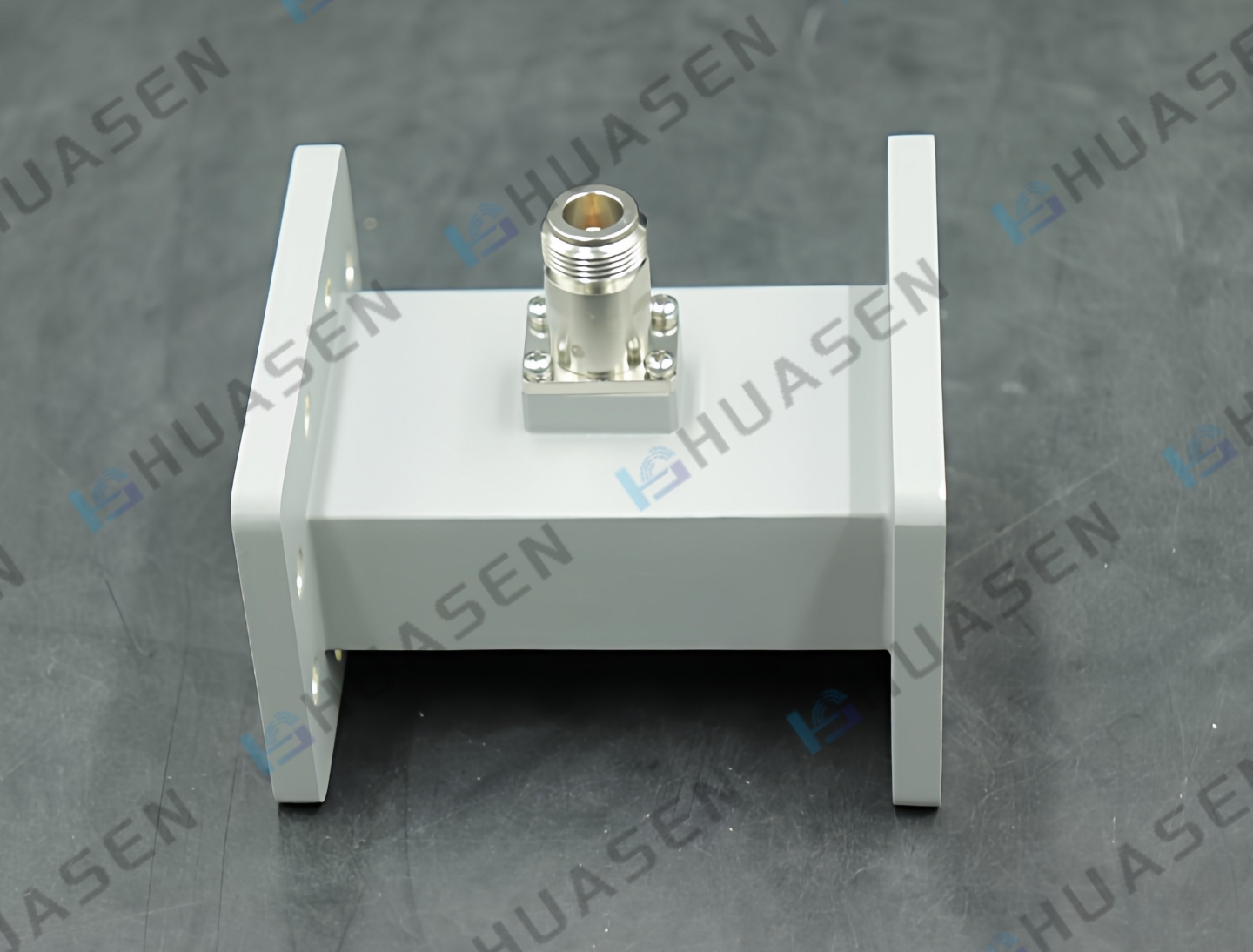 Benefits of Using a Waveguide Probe Coupler in RF Benefits of Using a Waveguide Probe Coupler in RF